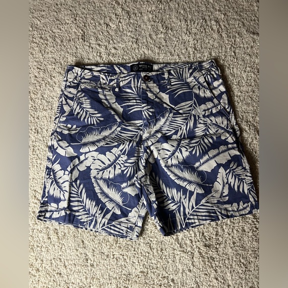 Men’s Vintage Size 38 Prep Length American Eagle Shorts - Picture 1 of 7